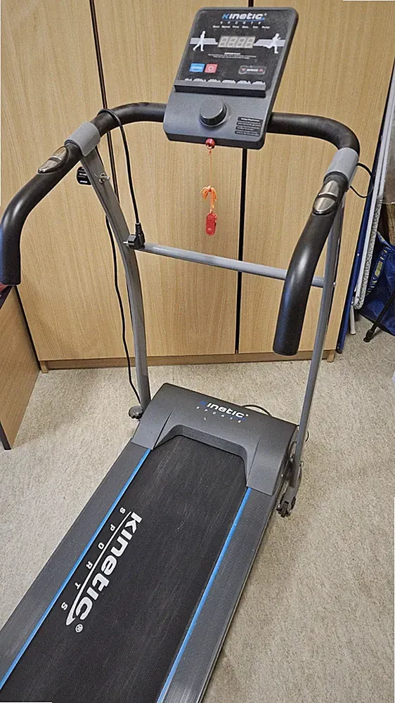 Elektrisches Laufband Kinetic Sports KST1650FX, klappbar 6 Programme Pulsmessung