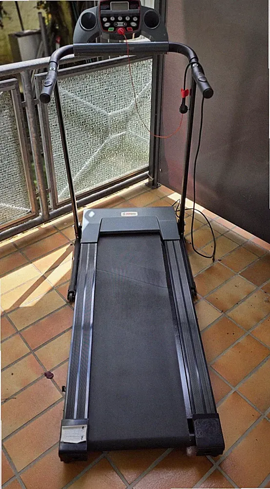 FITIFITO FT 300 motorisiertes Laufband klappbar, 12 Programme, 10 km/h