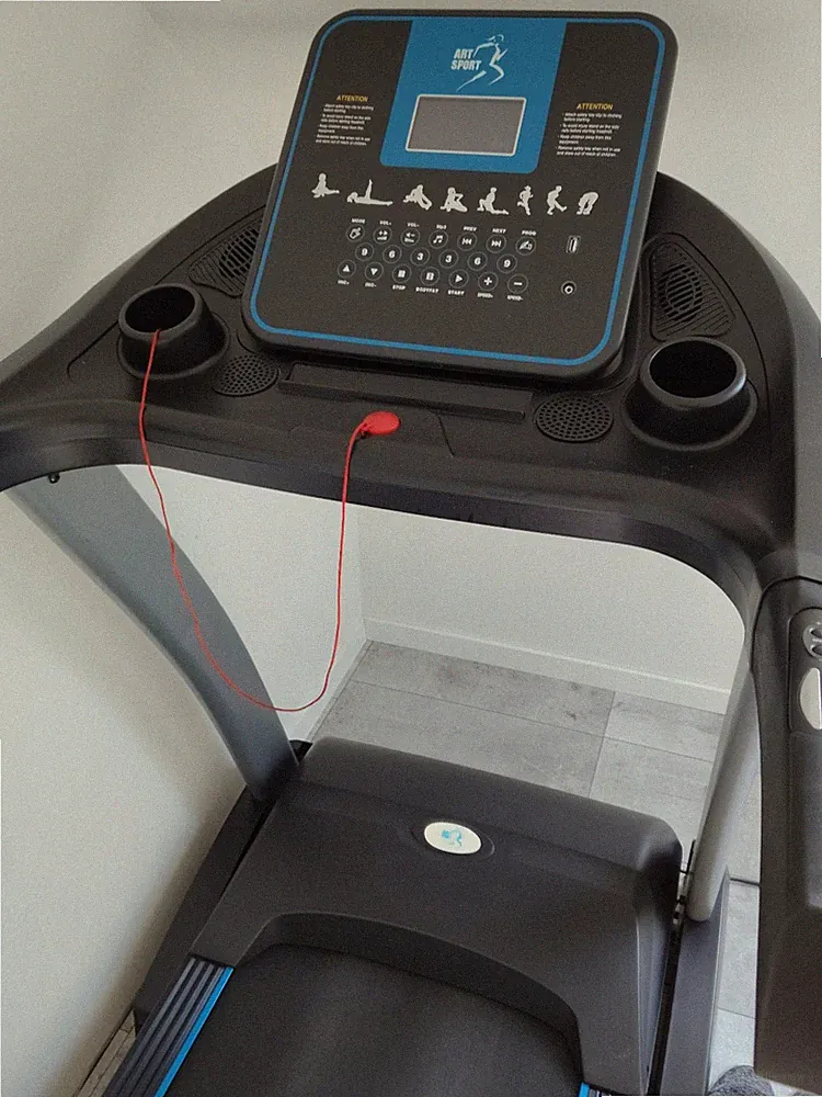 Laufband elektrisch, klappbar mit Steigung und langer Lauffläche 1,4m