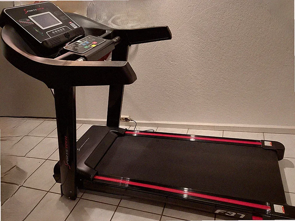 Laufband F37 von Sportstech neuwertig