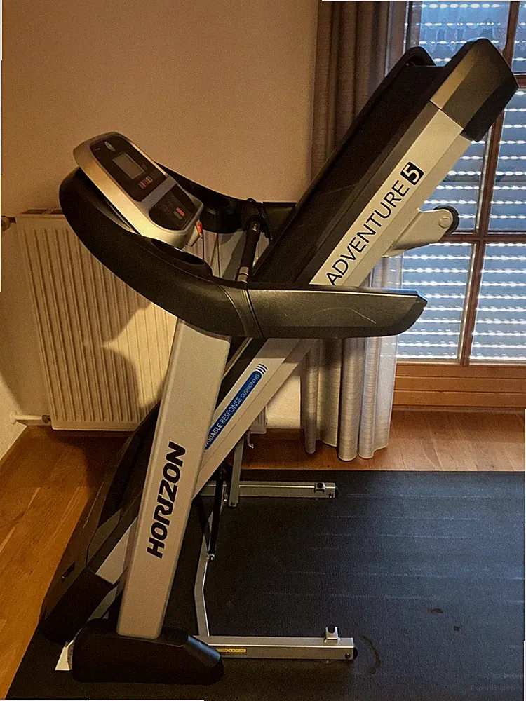 Laufband Horizon Adventure 5 Neuwertig Lauffläche 140 x 51 cm + Boden-Gummimatte