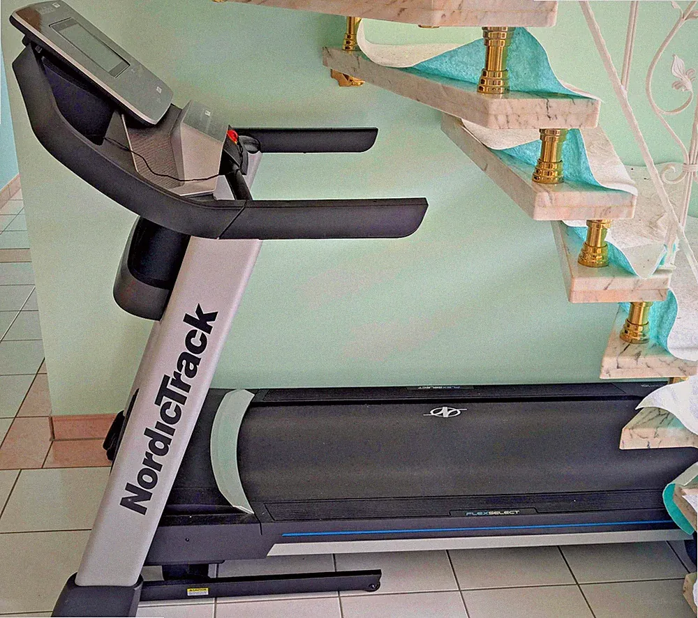 NordicTrack EXP 10i Laufband – Top-Zustand – Neupreis 1.399 €