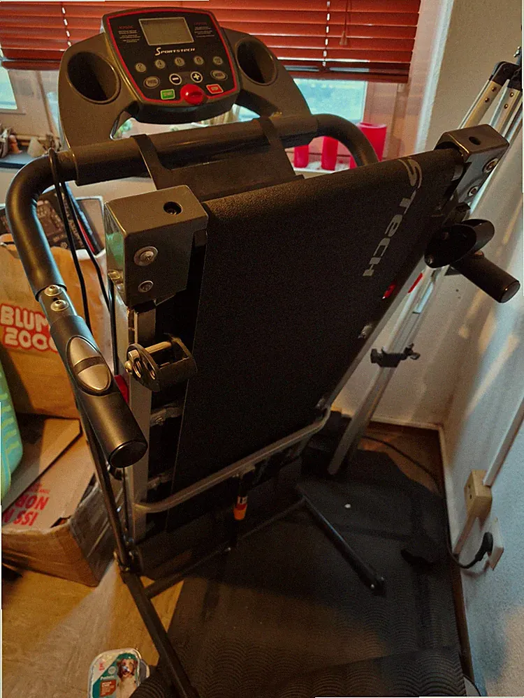 Sportstech F10 Laufband für Zuhause klappbar + Selbstschmiersystem